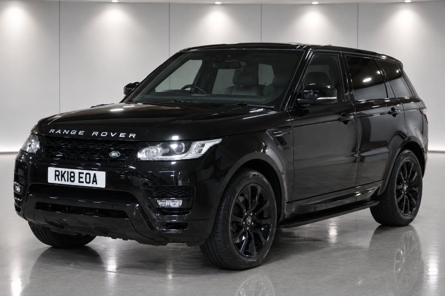 [ berth ]Land Rover Range Rover Sport