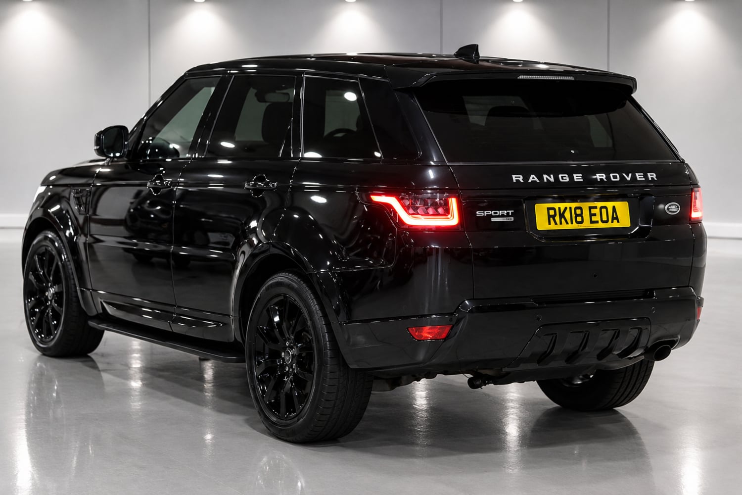 Land Rover Range Rover Sport 2018 - Cars in Peterborough