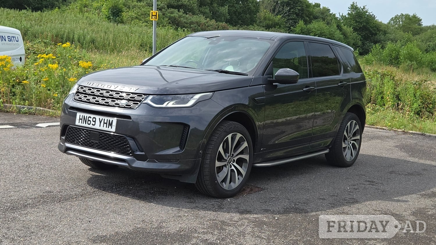 [ berth ]Land Rover Discovery Sport