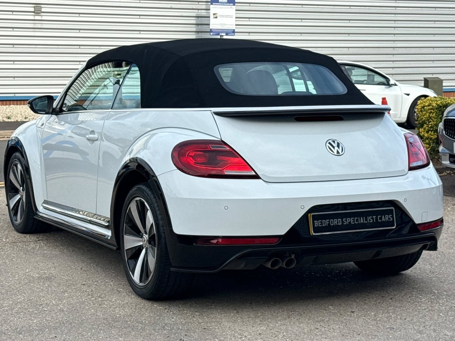 Volkswagen Beetle 2018 - Cars in Bedford