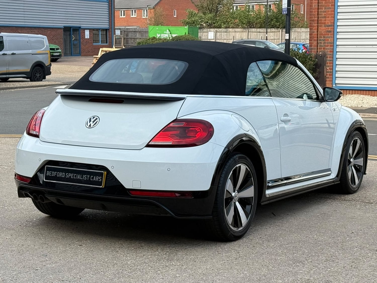 Volkswagen Beetle 2018 - Cars