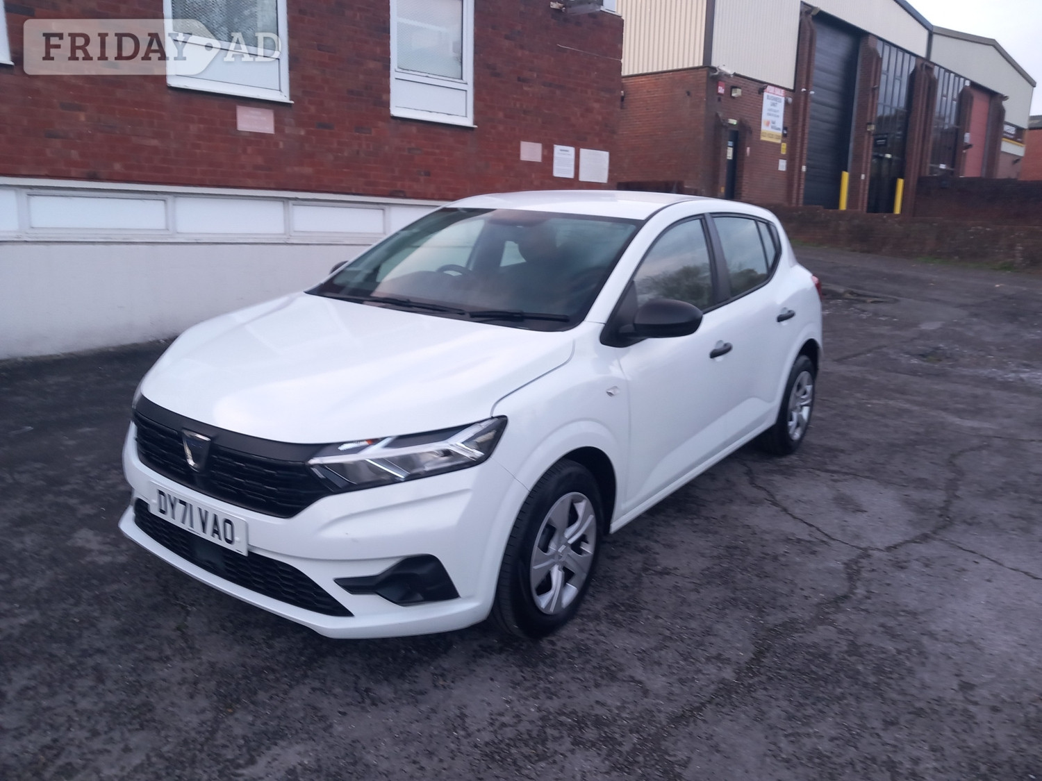 [ berth ]Dacia Sandero