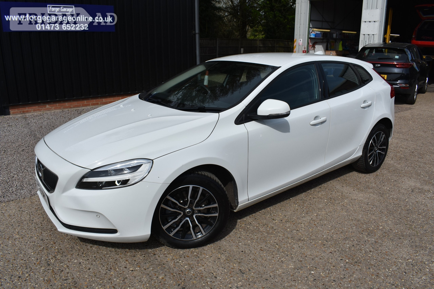 Volvo V40 2019 - Cars