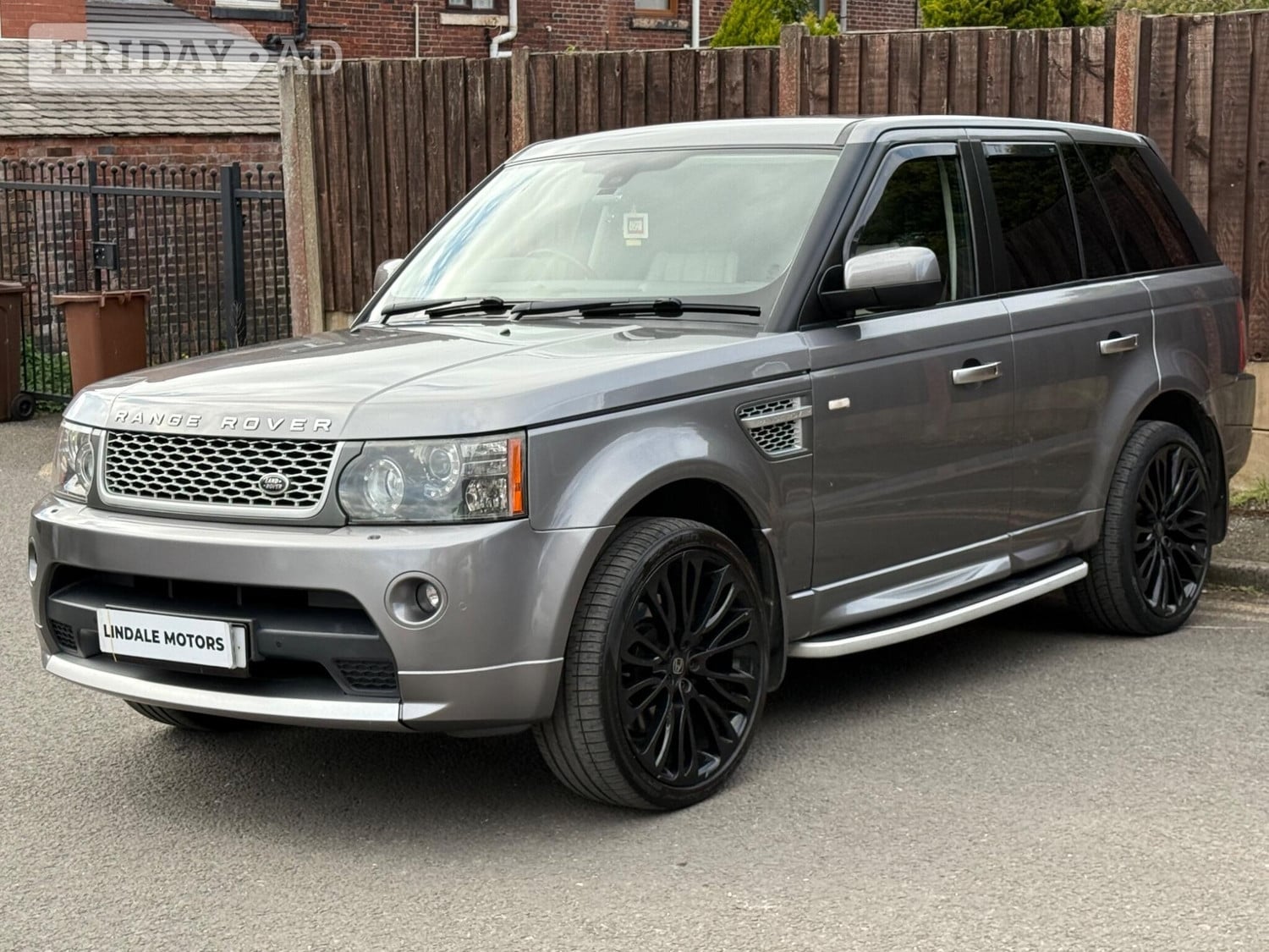[ berth ]Land Rover Range Rover Sport