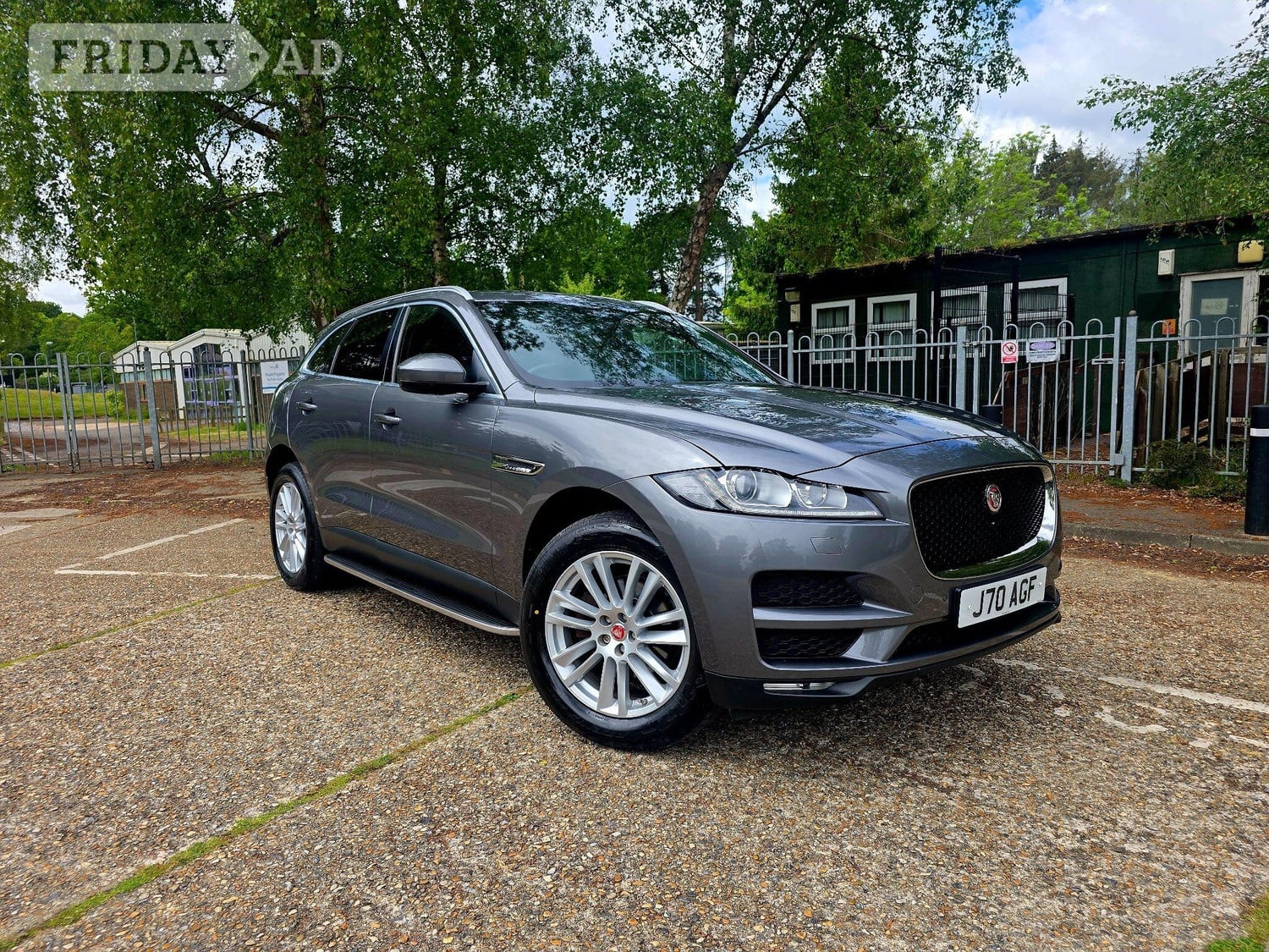 [ berth ]Jaguar F-Pace