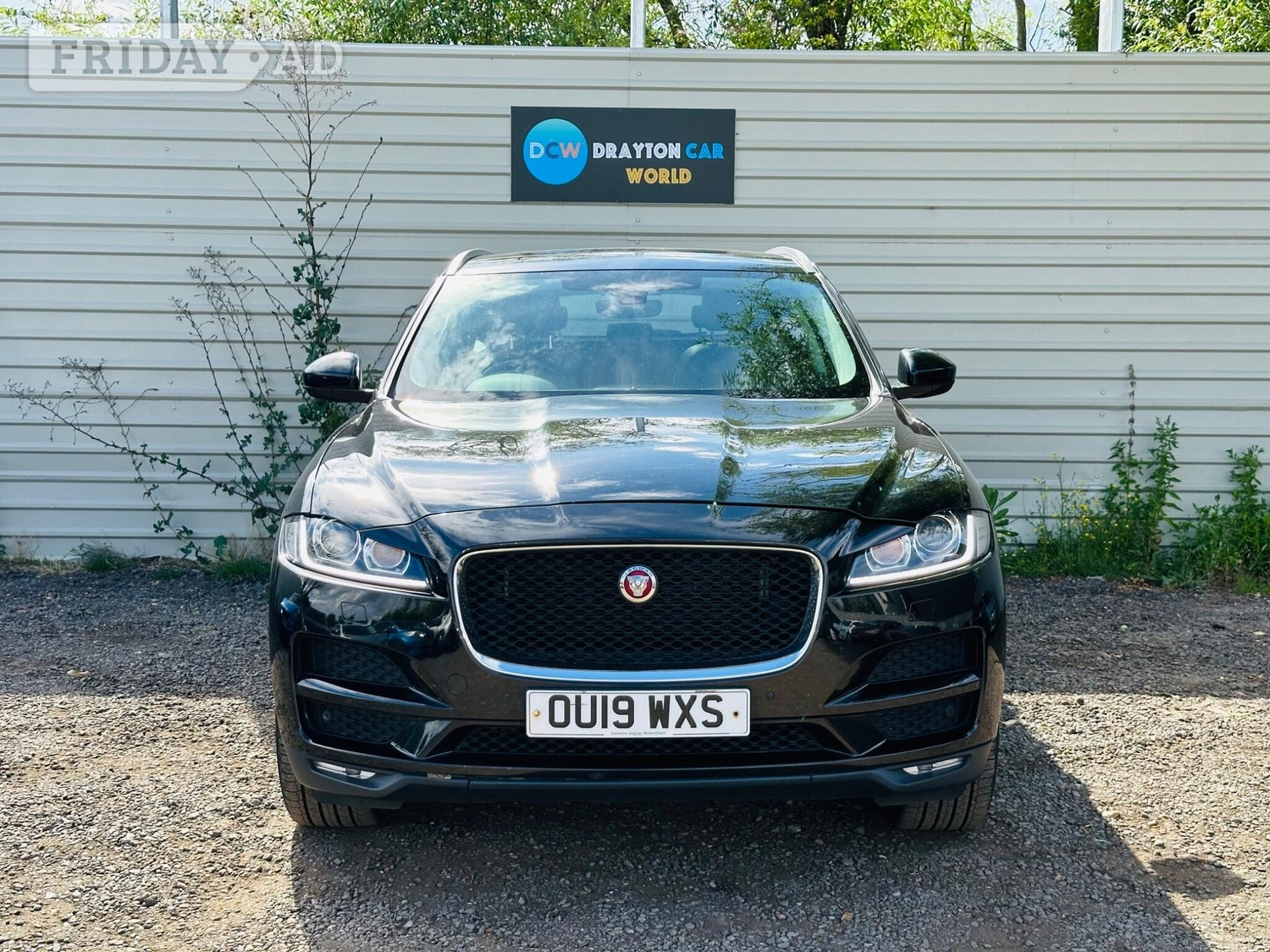 [ berth ]Jaguar F-Pace