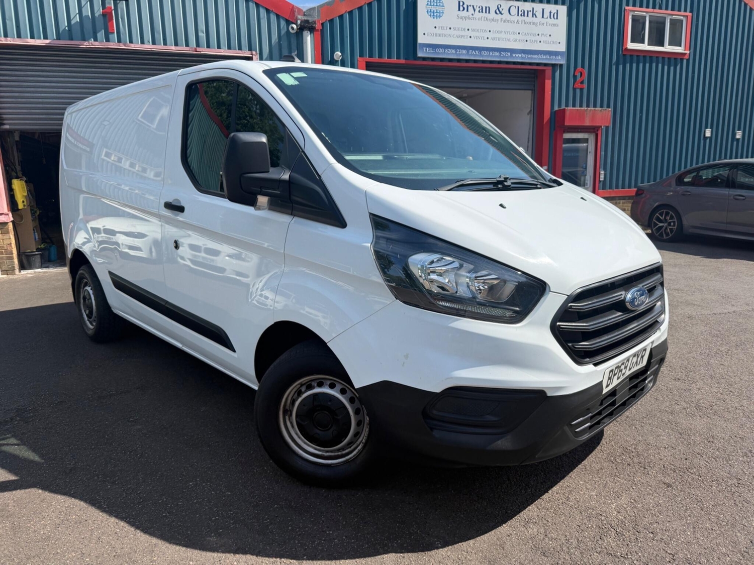 [ berth ]Ford Transit Custom
