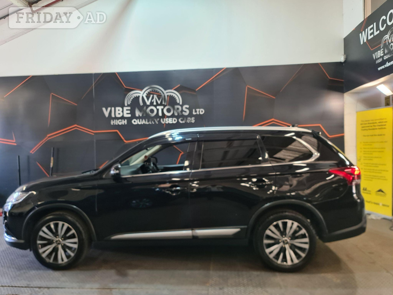 Mitsubishi Outlander 2020 - Cars