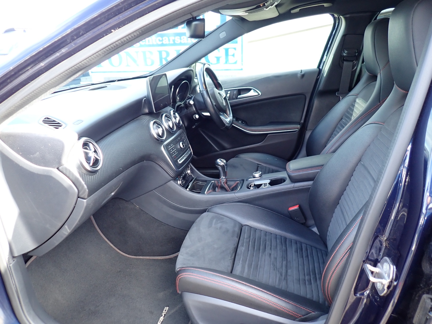 [ berth ]Mercedes-Benz A Class