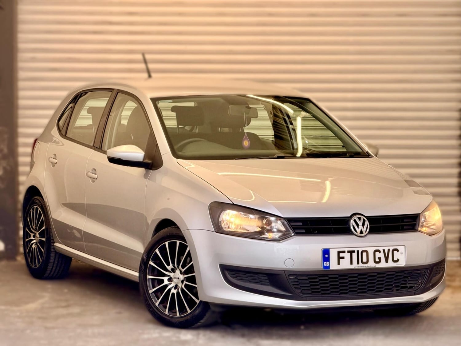 Volkswagen Polo 2010 - Cars