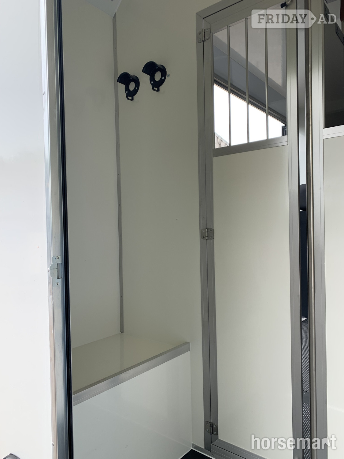 Select Pro Vauxhall Horsebox - Trailers & Horseboxes