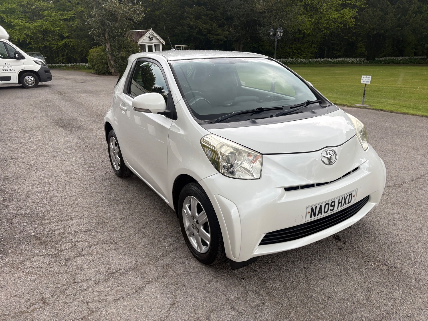 Toyota IQ 2009 - Cars