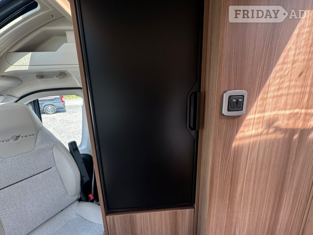 [2 berth ]Auto-Trail 610 V-Line Sport