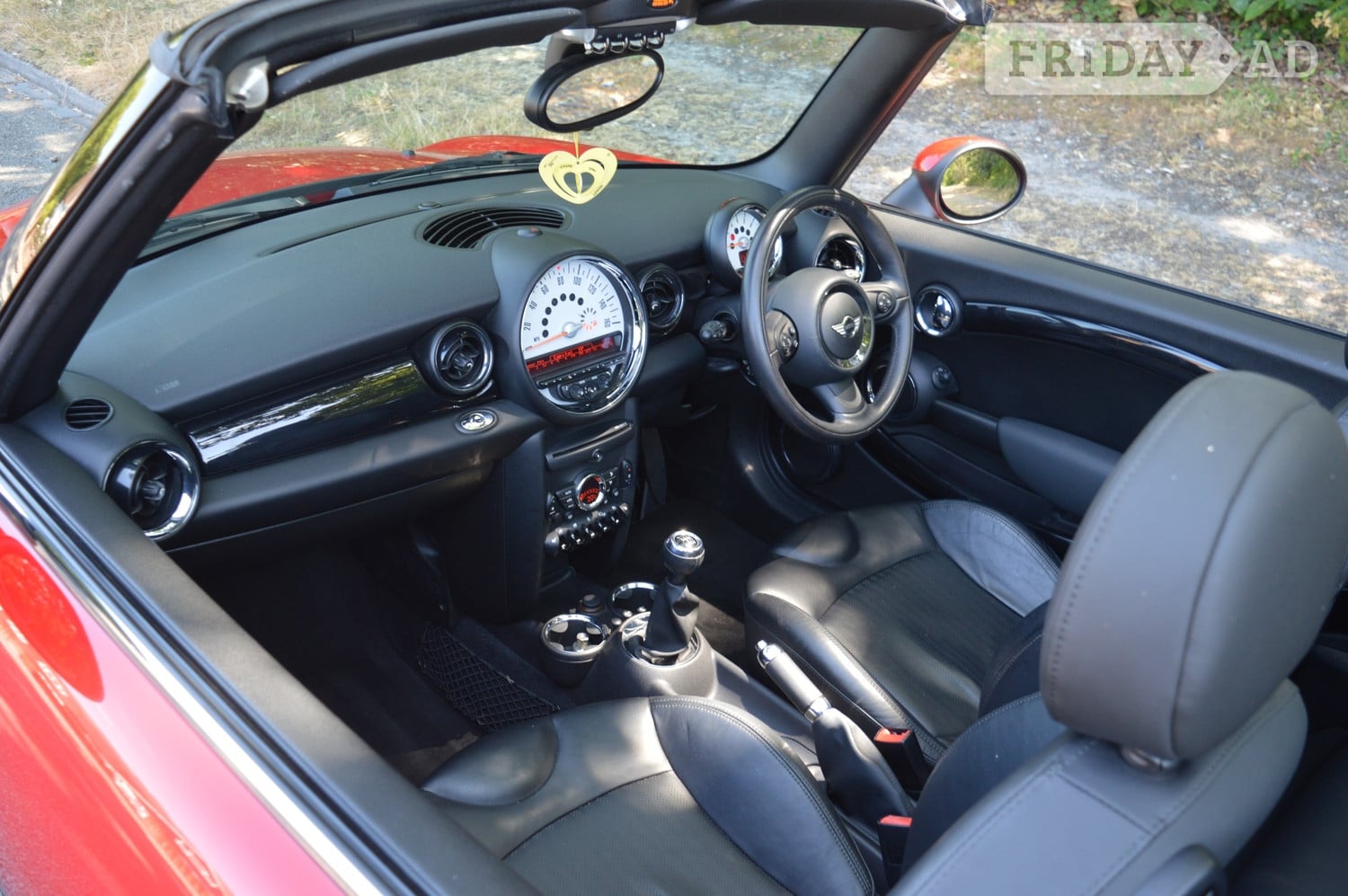 Mini Convertible 2011 - Cars