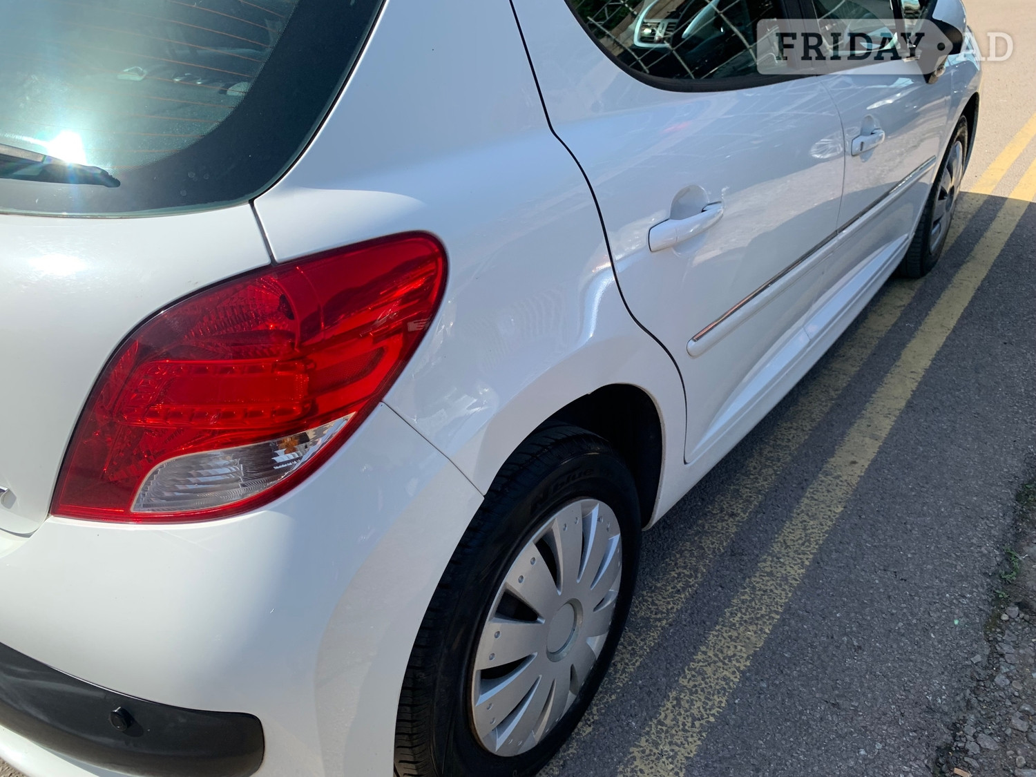 Peugeot 207 2011 - Cars