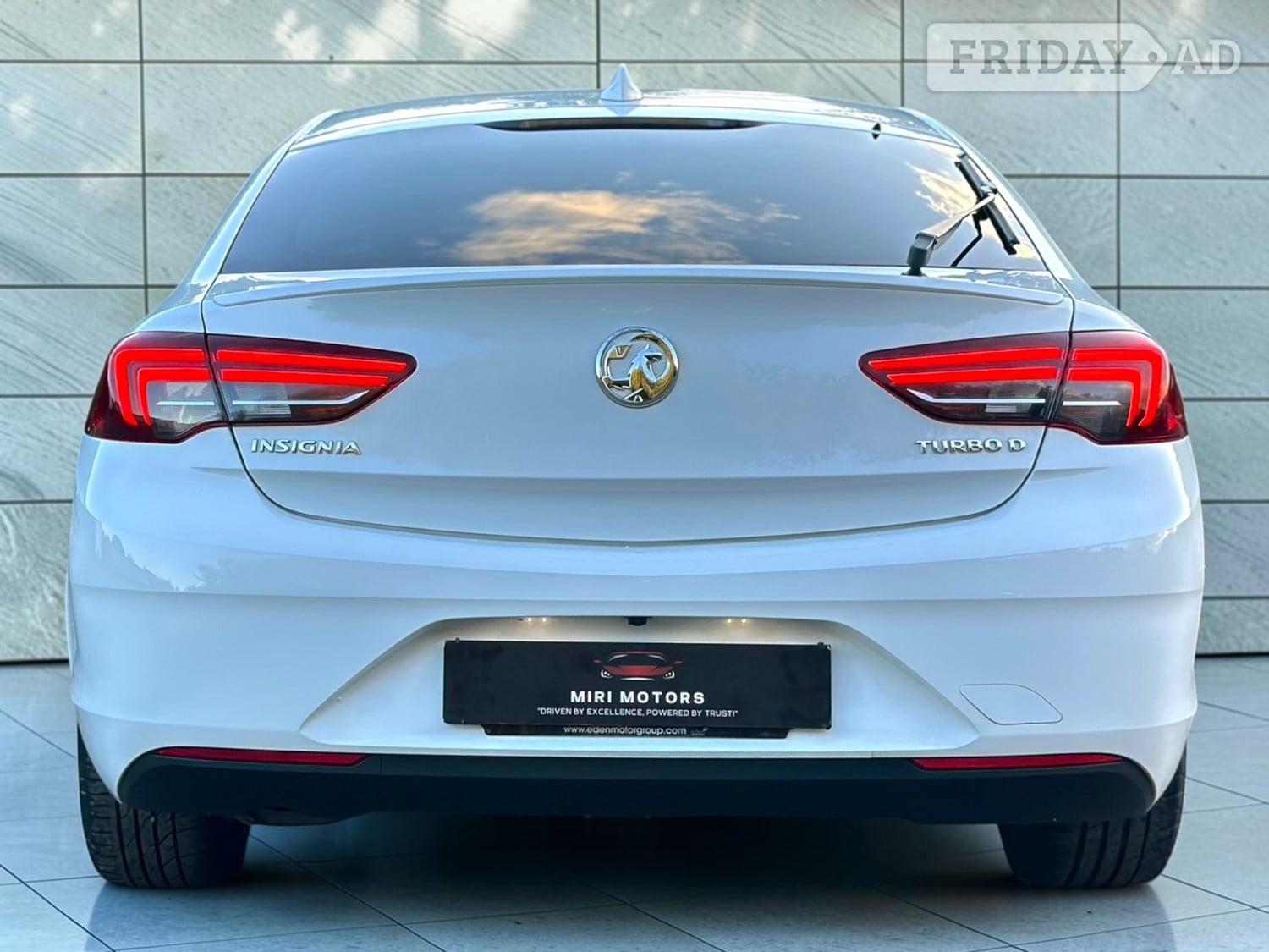 [ berth ]Vauxhall Insignia