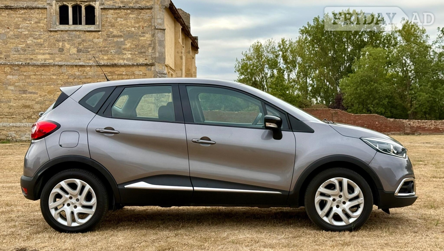 [ berth ]Renault Captur