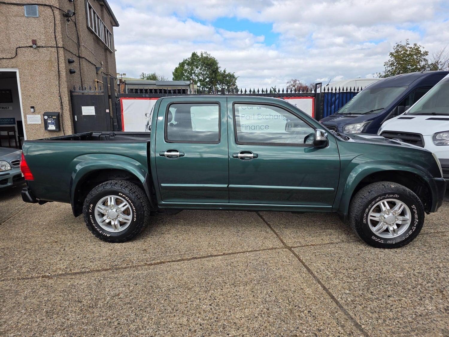 Isuzu Rodeo Hounslow