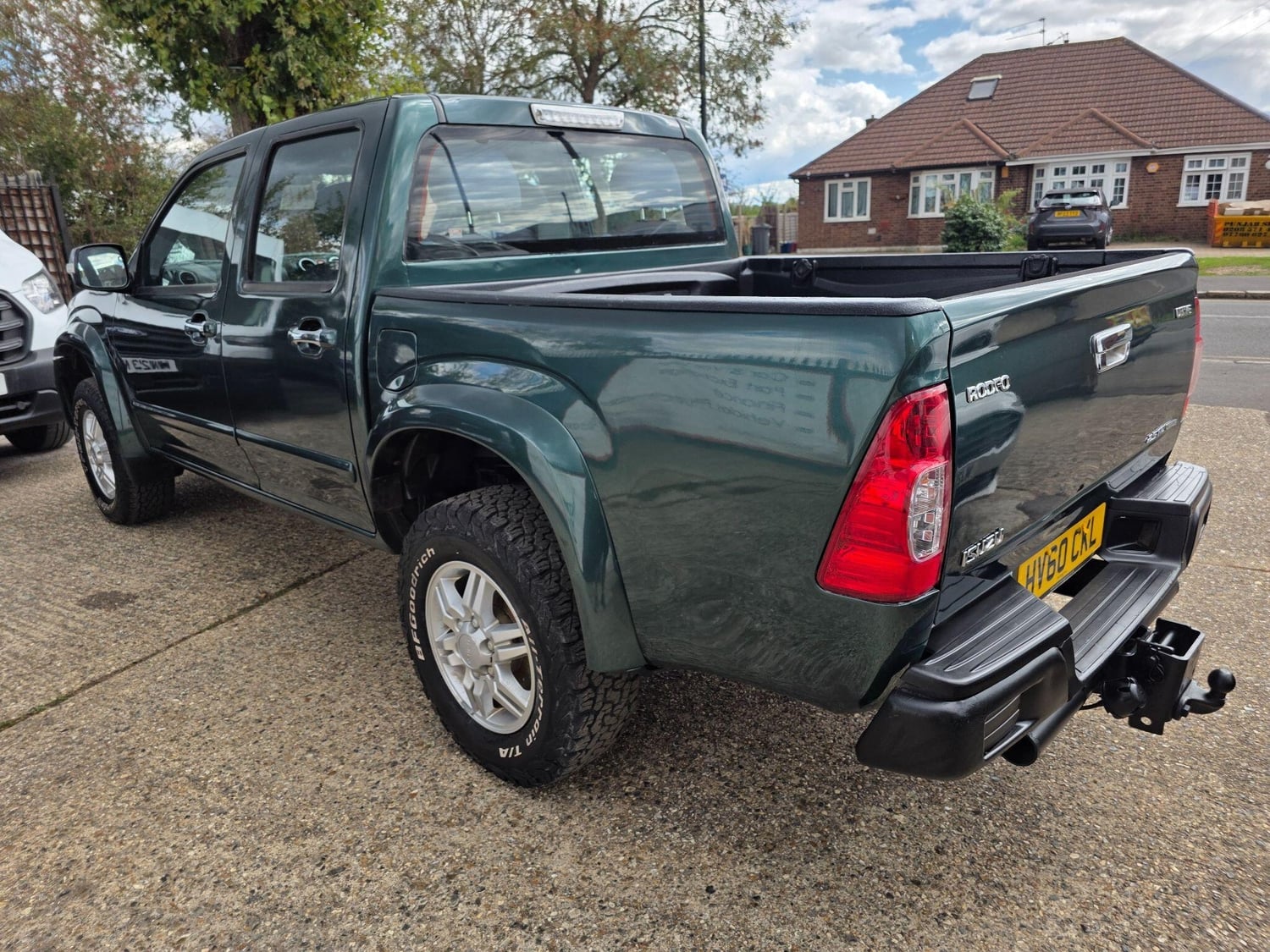 Isuzu Rodeo 2010 - Vans & Commercial Vehicles