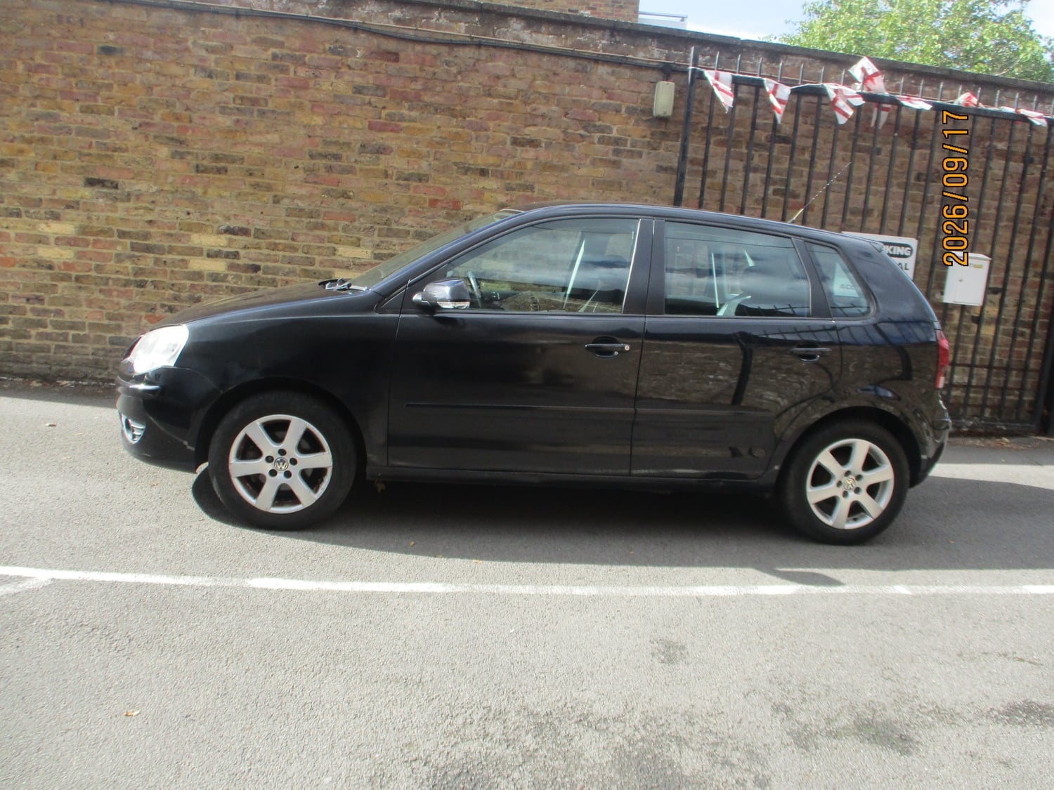 Volkswagen Polo 2009 - Cars in Uxbridge