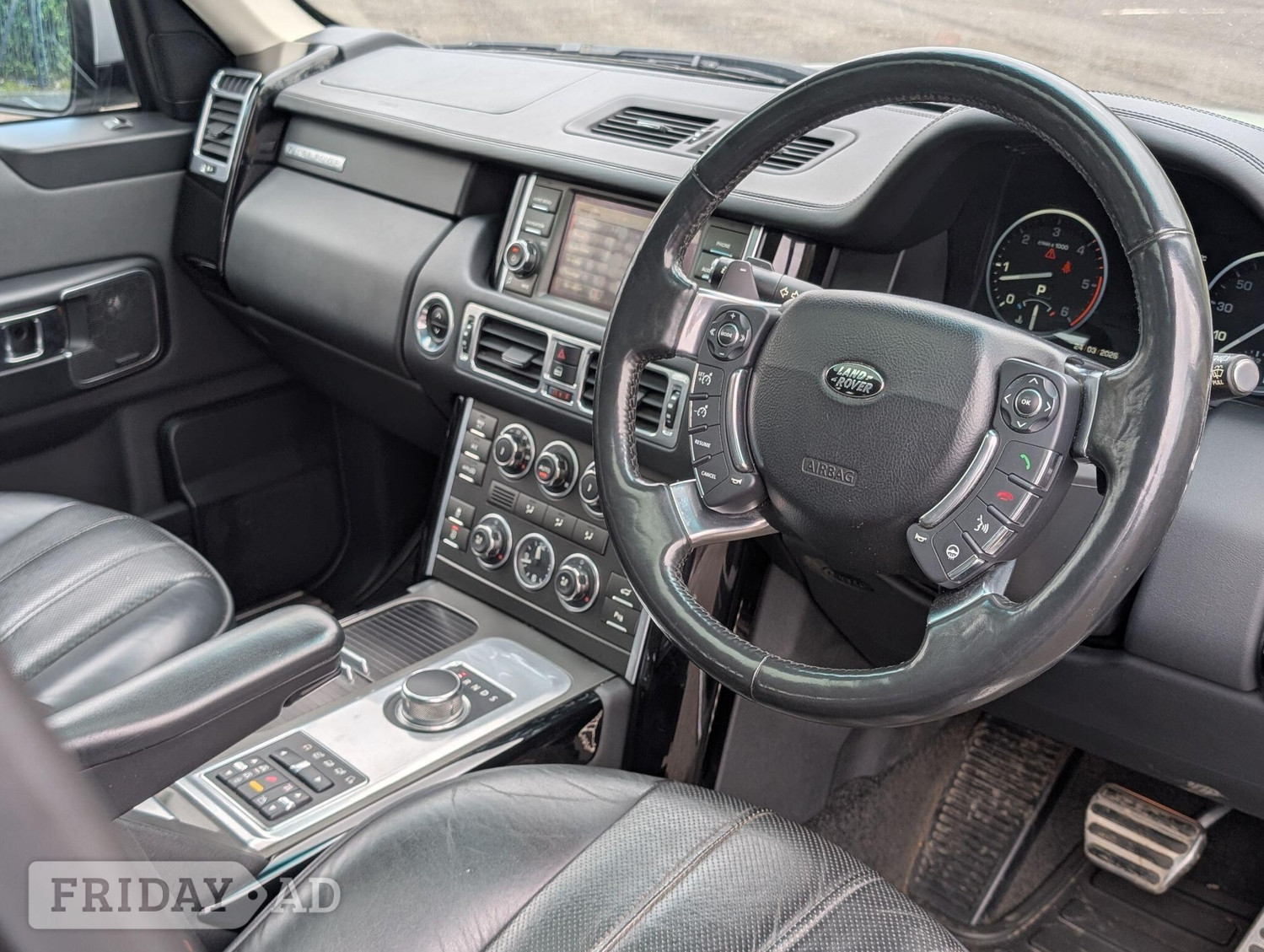 [ berth ]Land Rover Range Rover