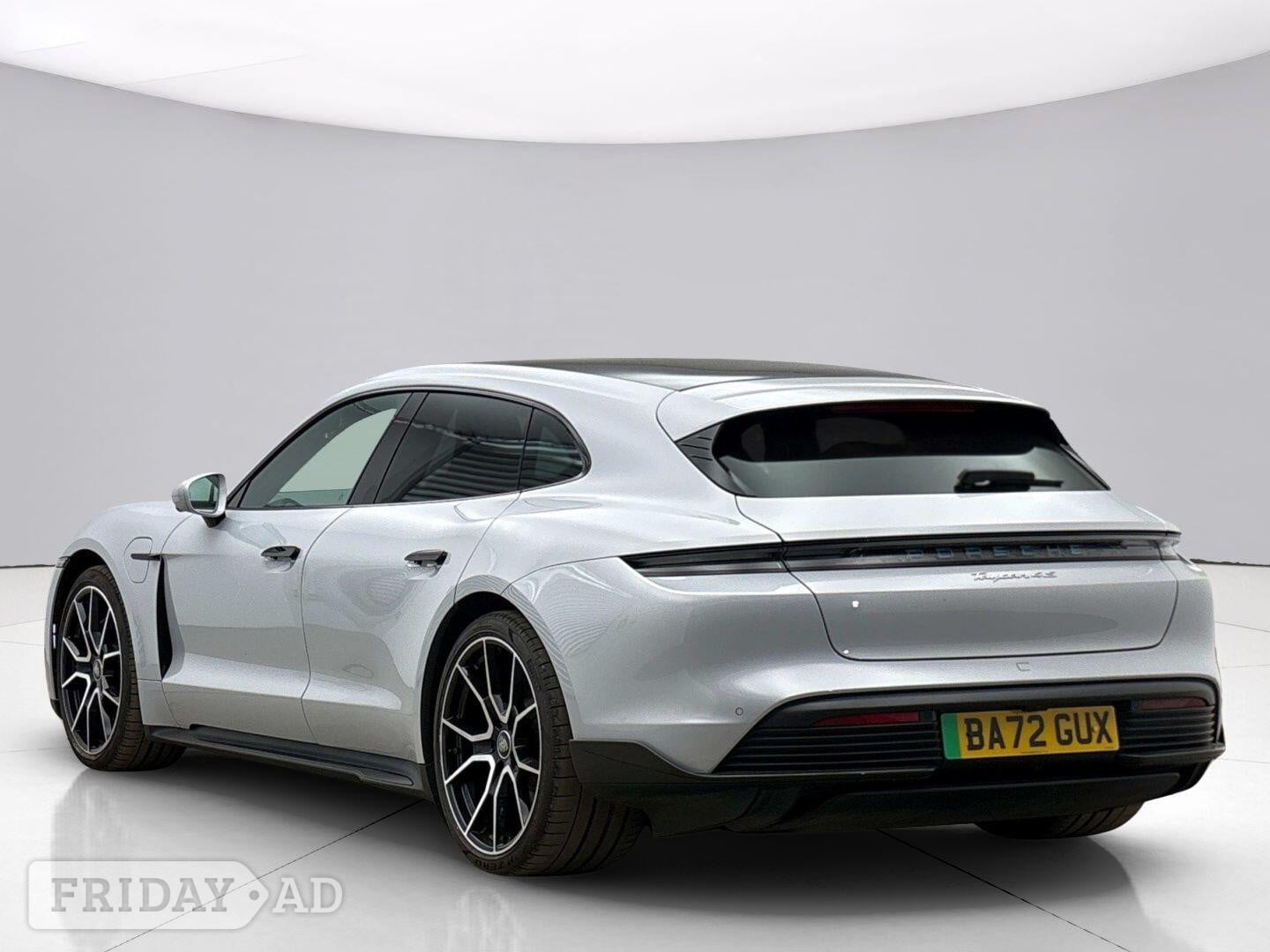 [ berth ]Porsche Taycan