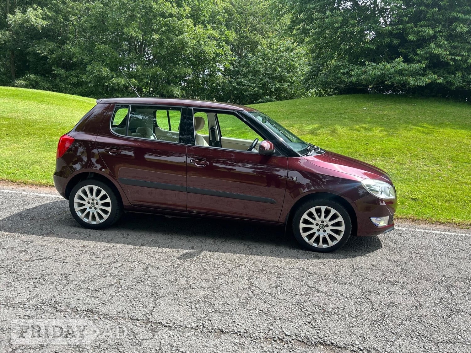 Skoda Fabia 2010 - Cars