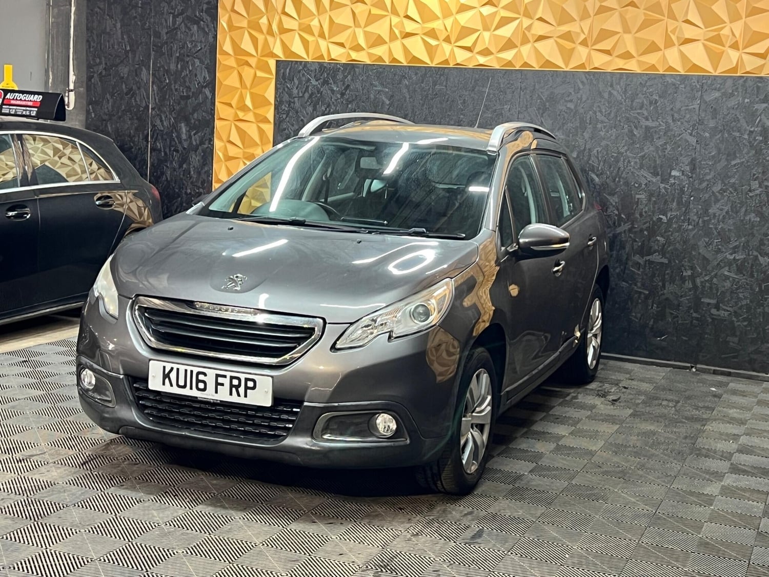 [ berth ]Peugeot 2008