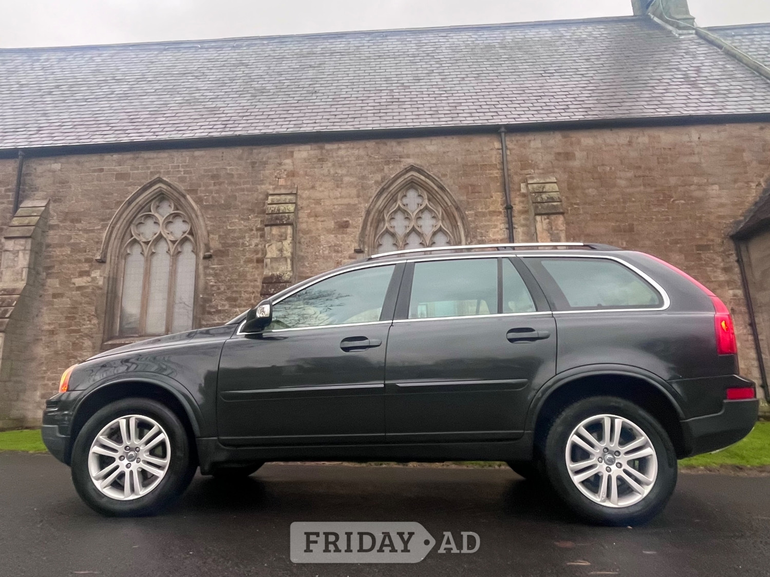 Volvo XC90 2010 - Cars