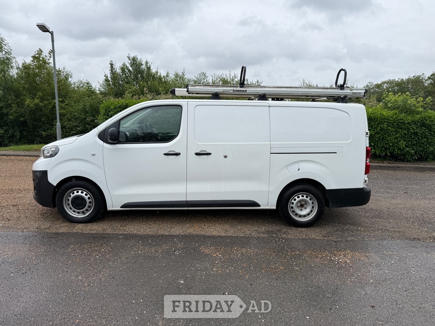 [ berth ]Peugeot Expert