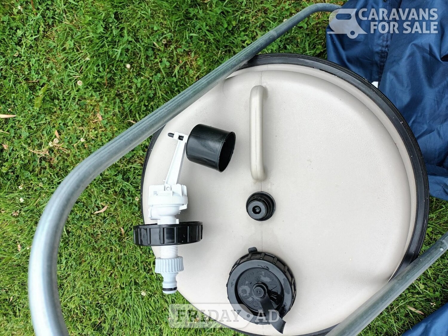 Aquaroll and Wastemaster with bags and handle