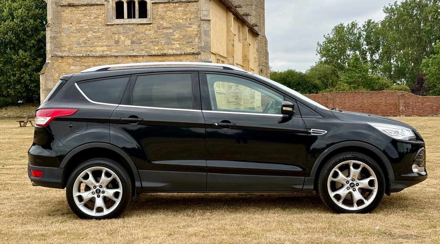 [ berth ]Ford Kuga