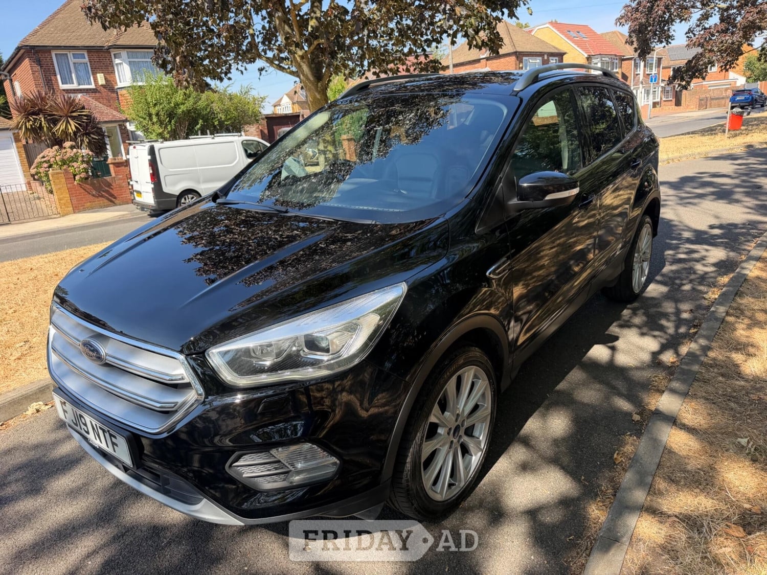 [ berth ]Ford Kuga