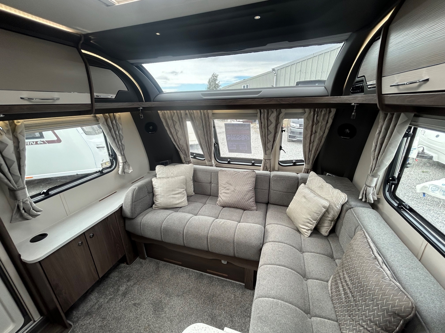 Coachman Laser 545 XTRA 2022 - Motorhomes & Caravans
