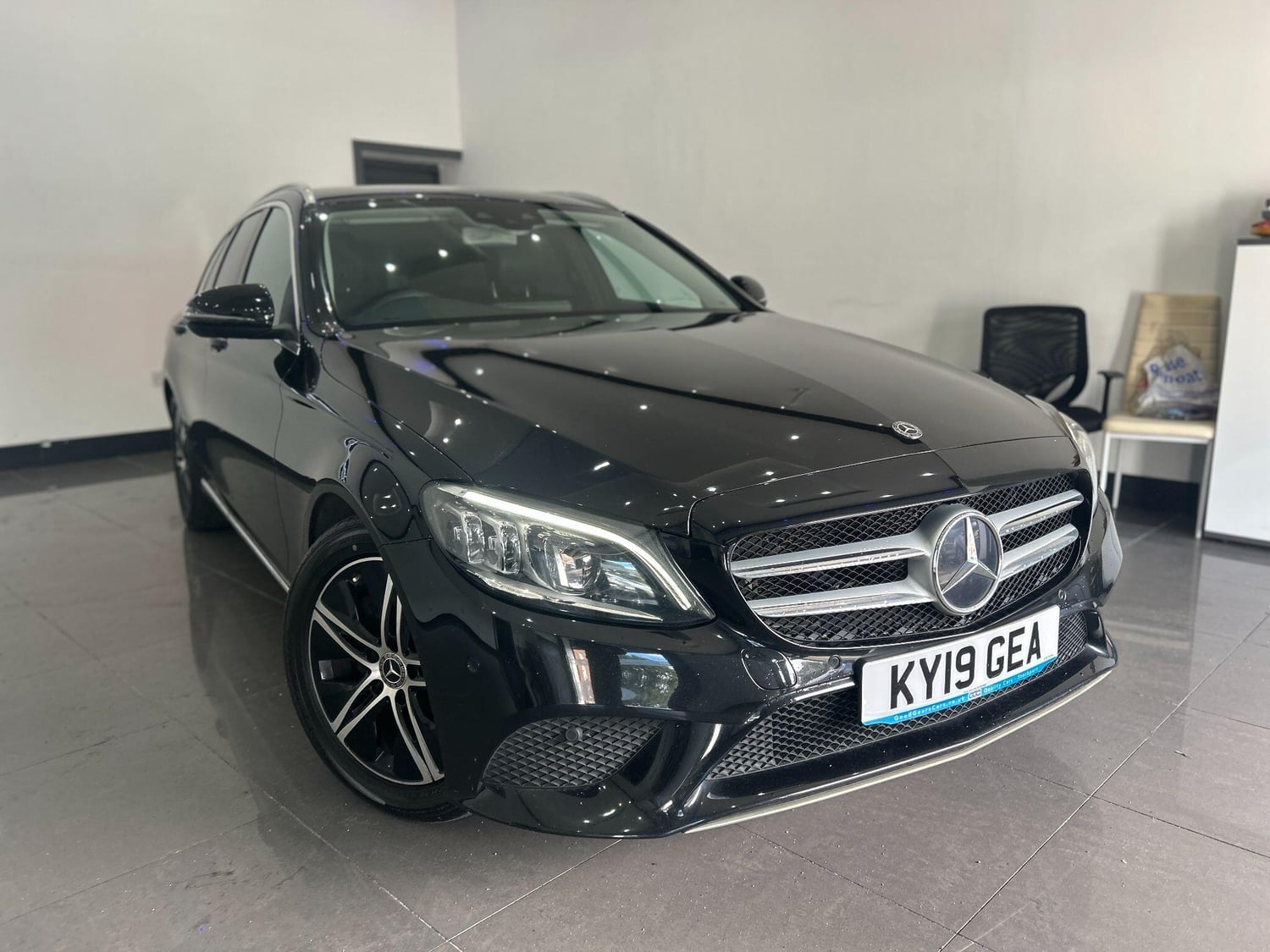 [ berth ]Mercedes-Benz C Class