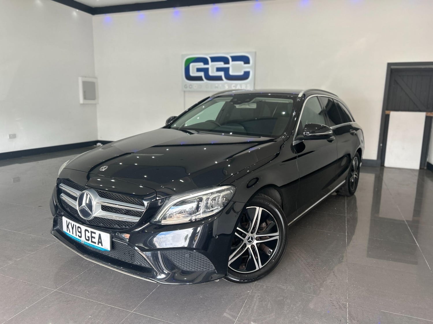 Mercedes-Benz C Class 2019 - Cars
