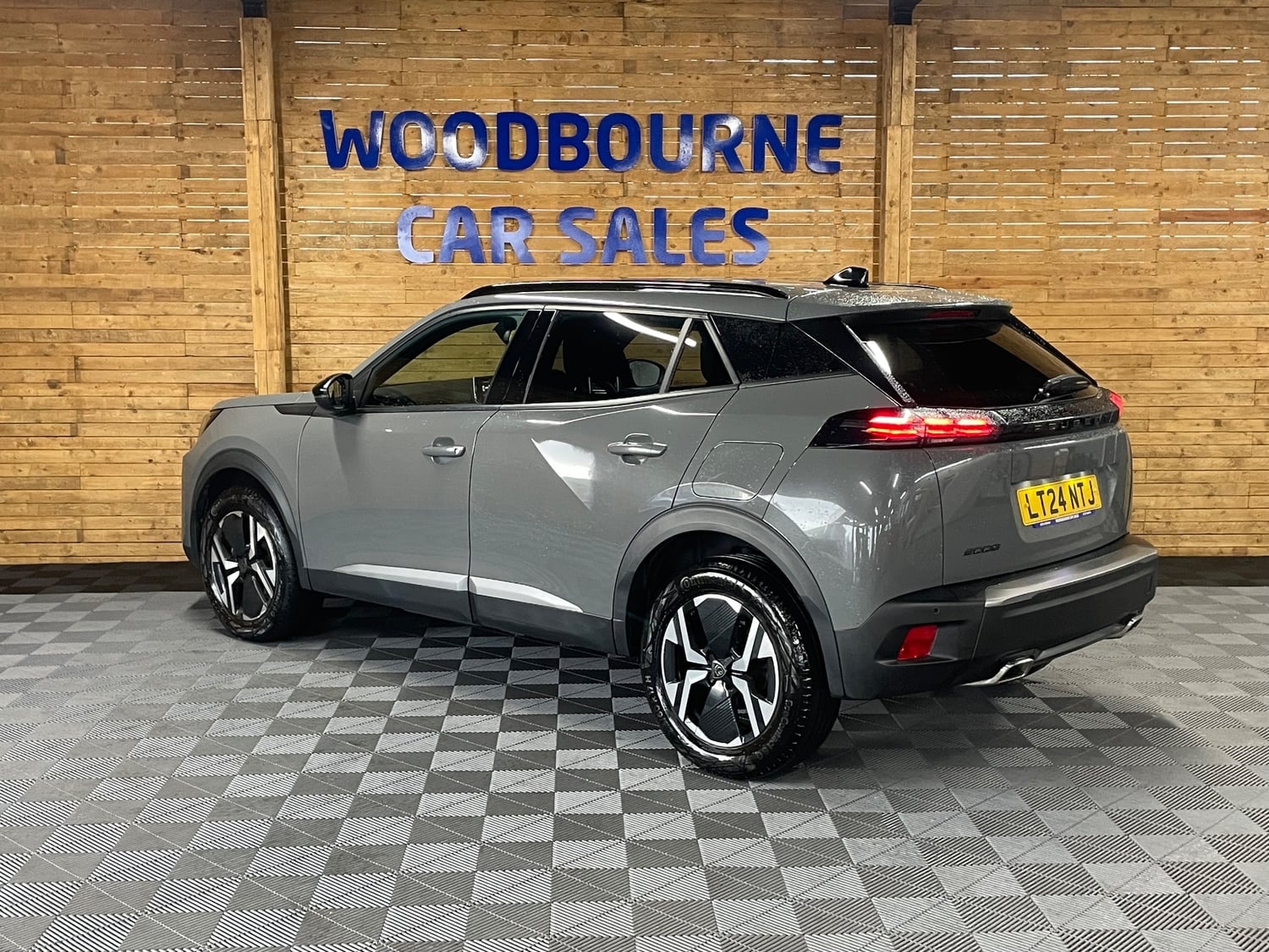 [ berth ]Peugeot 2008