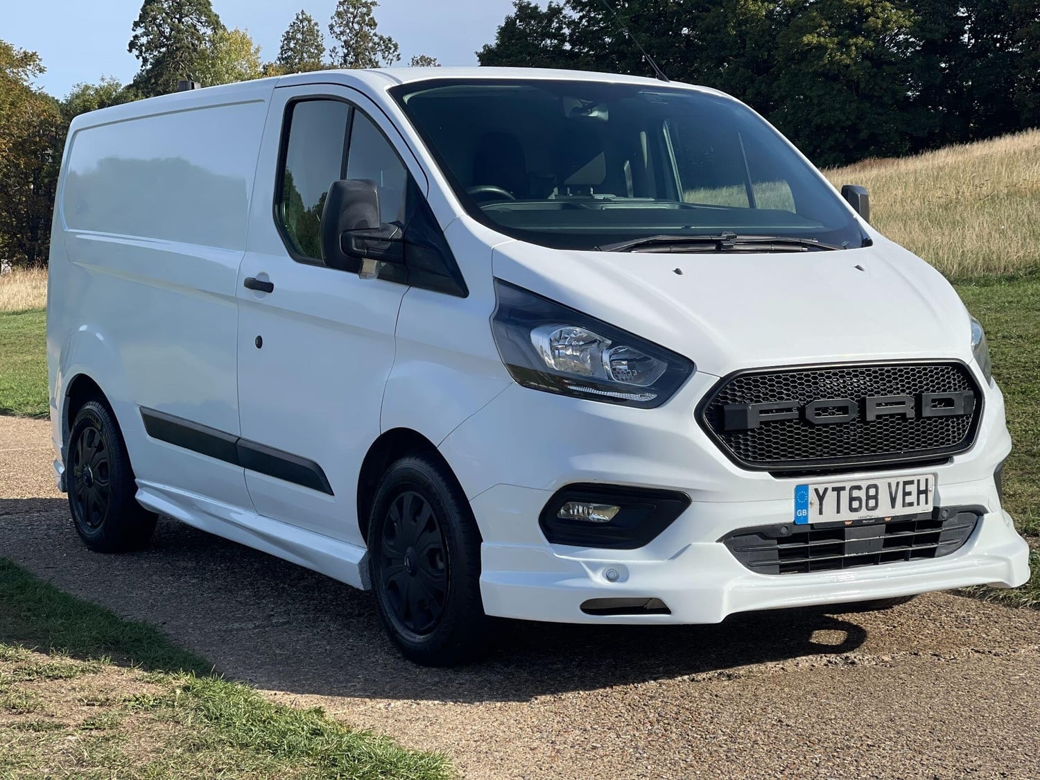 [ berth ]Ford Transit Custom