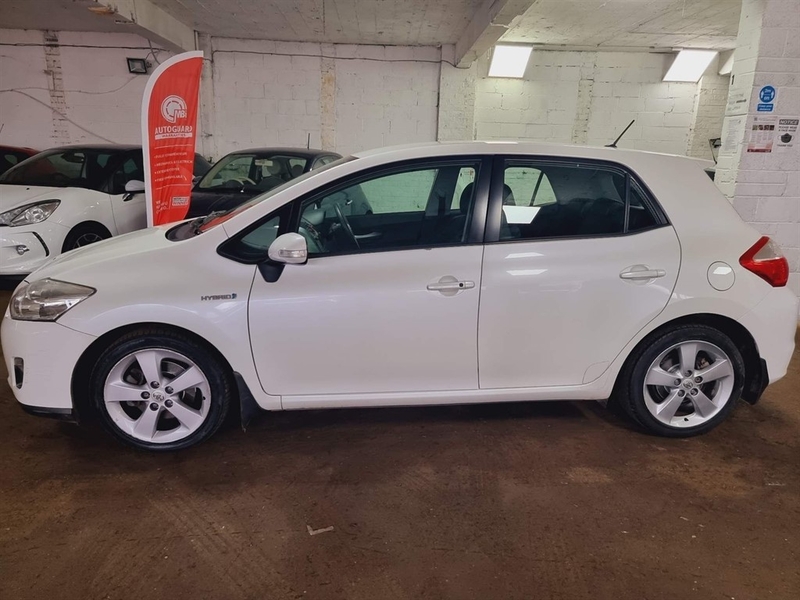 Toyota Auris 2010 - Cars