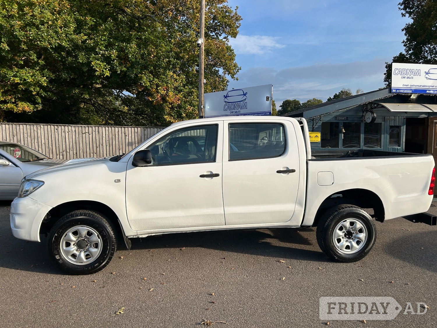 Toyota Hilux 2011 - Cars in Southampton