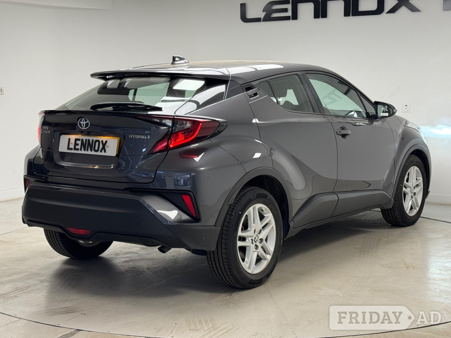 Toyota C-HR 2023 - Cars in Brent