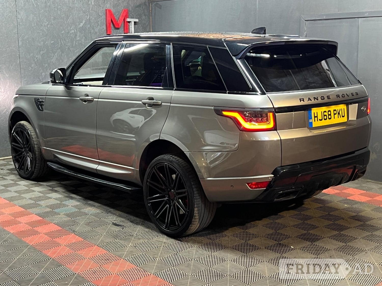 [ berth ]Land Rover Range Rover Sport