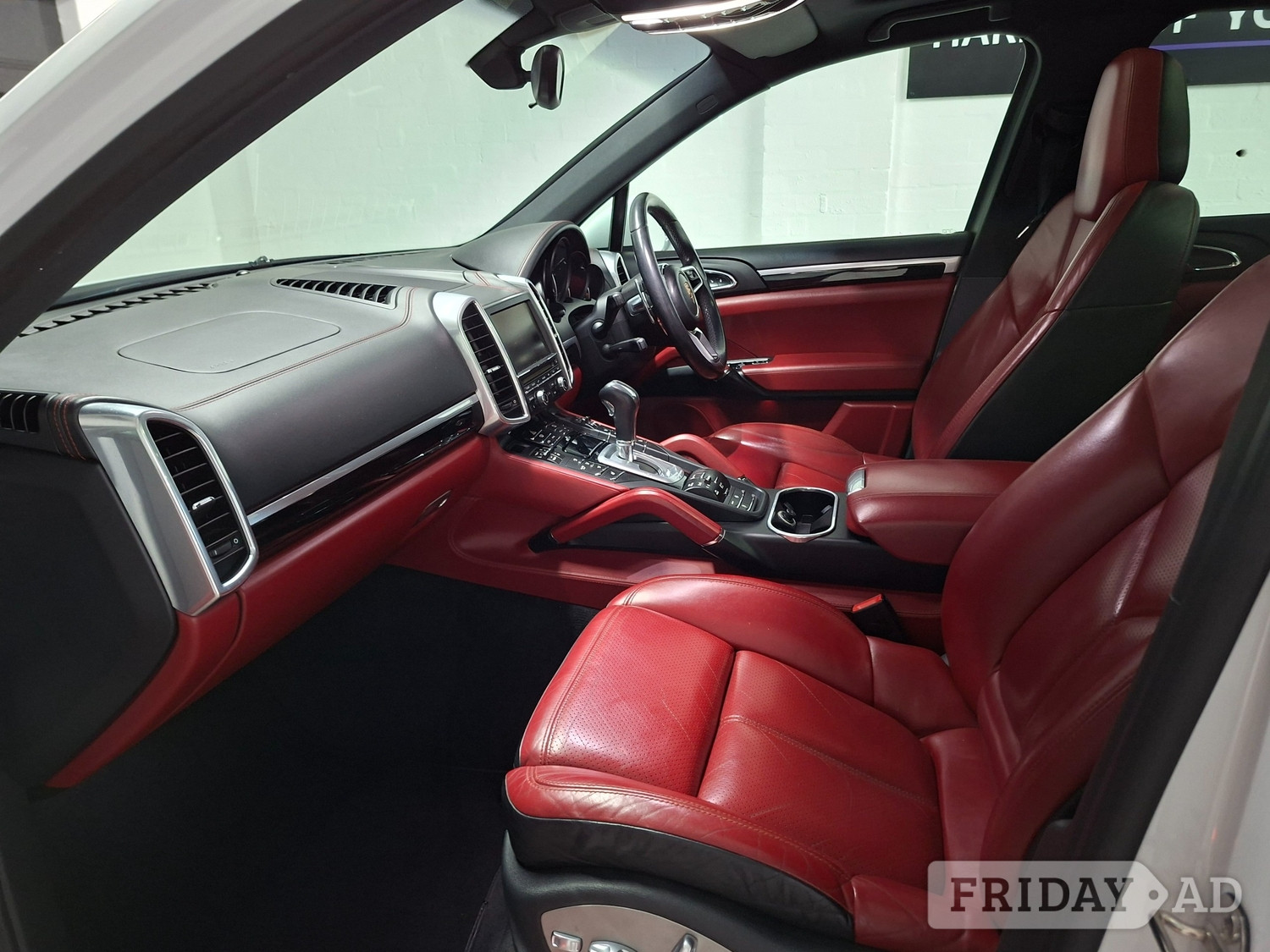 [ berth ]Porsche Cayenne