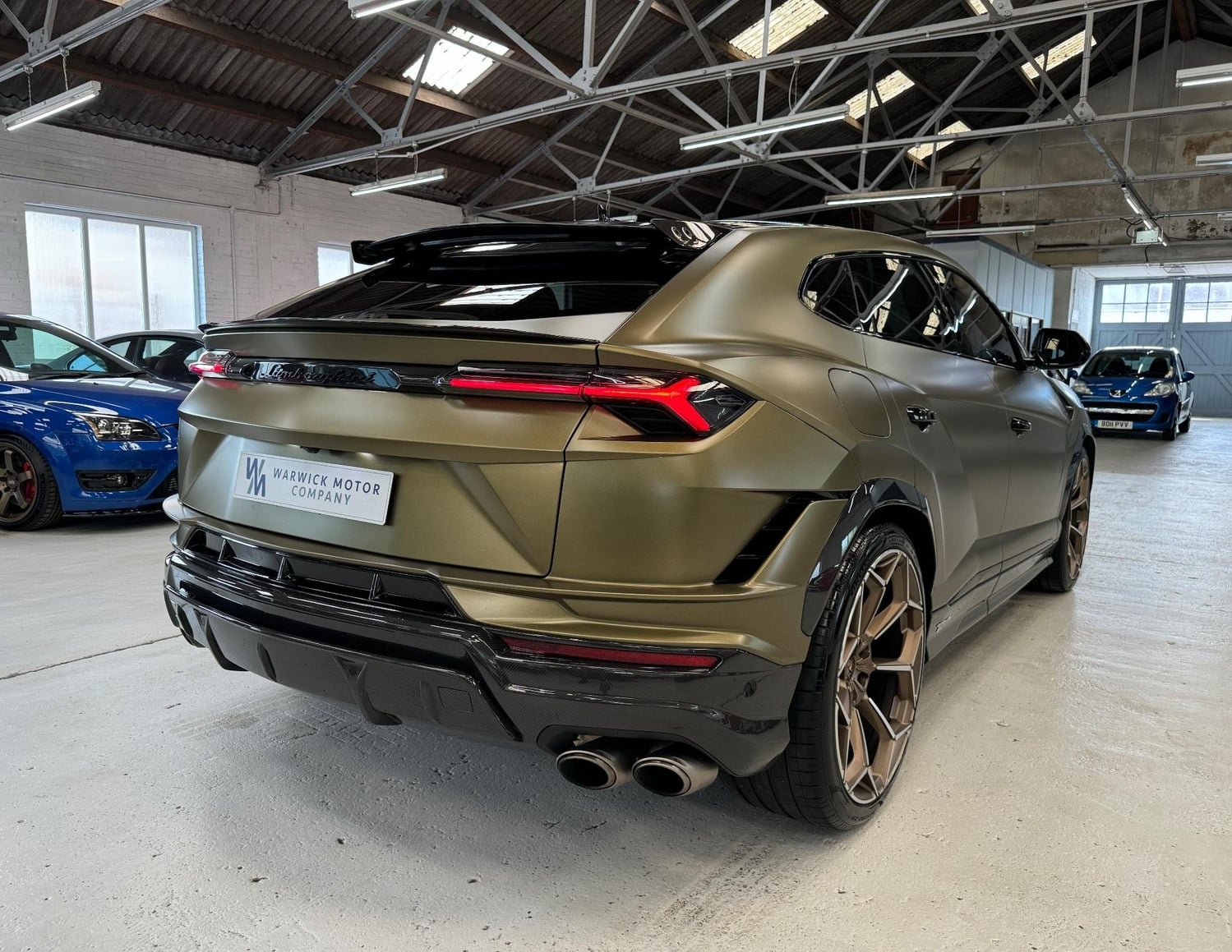 [ berth ]Lamborghini Urus