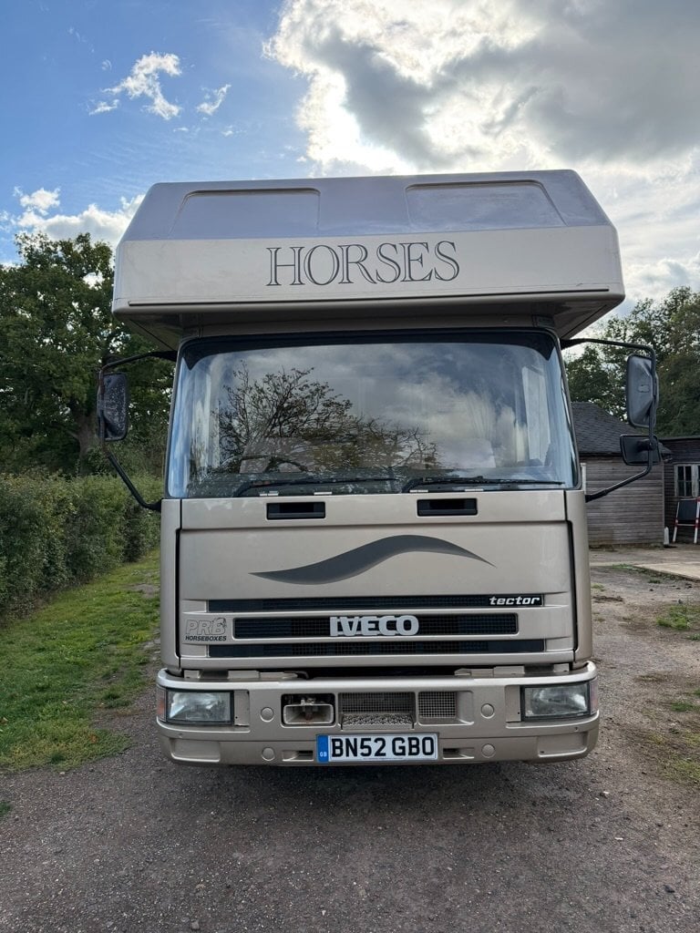 PRB Horseboxes  Iveco-ford Horsebox - Trailers & Horseboxes
