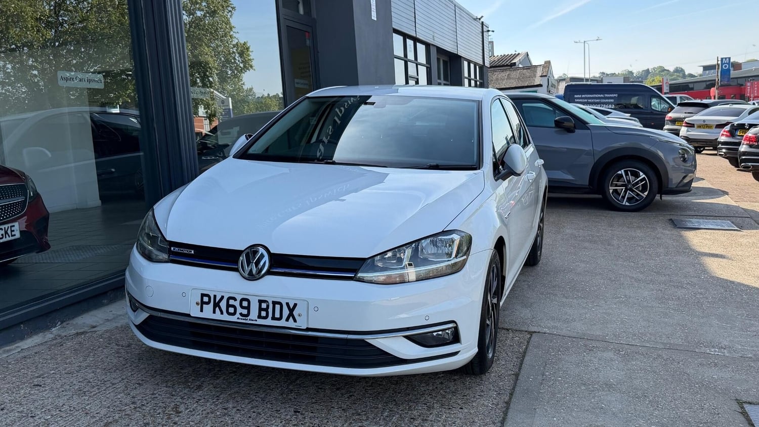 [ berth ]Volkswagen Golf