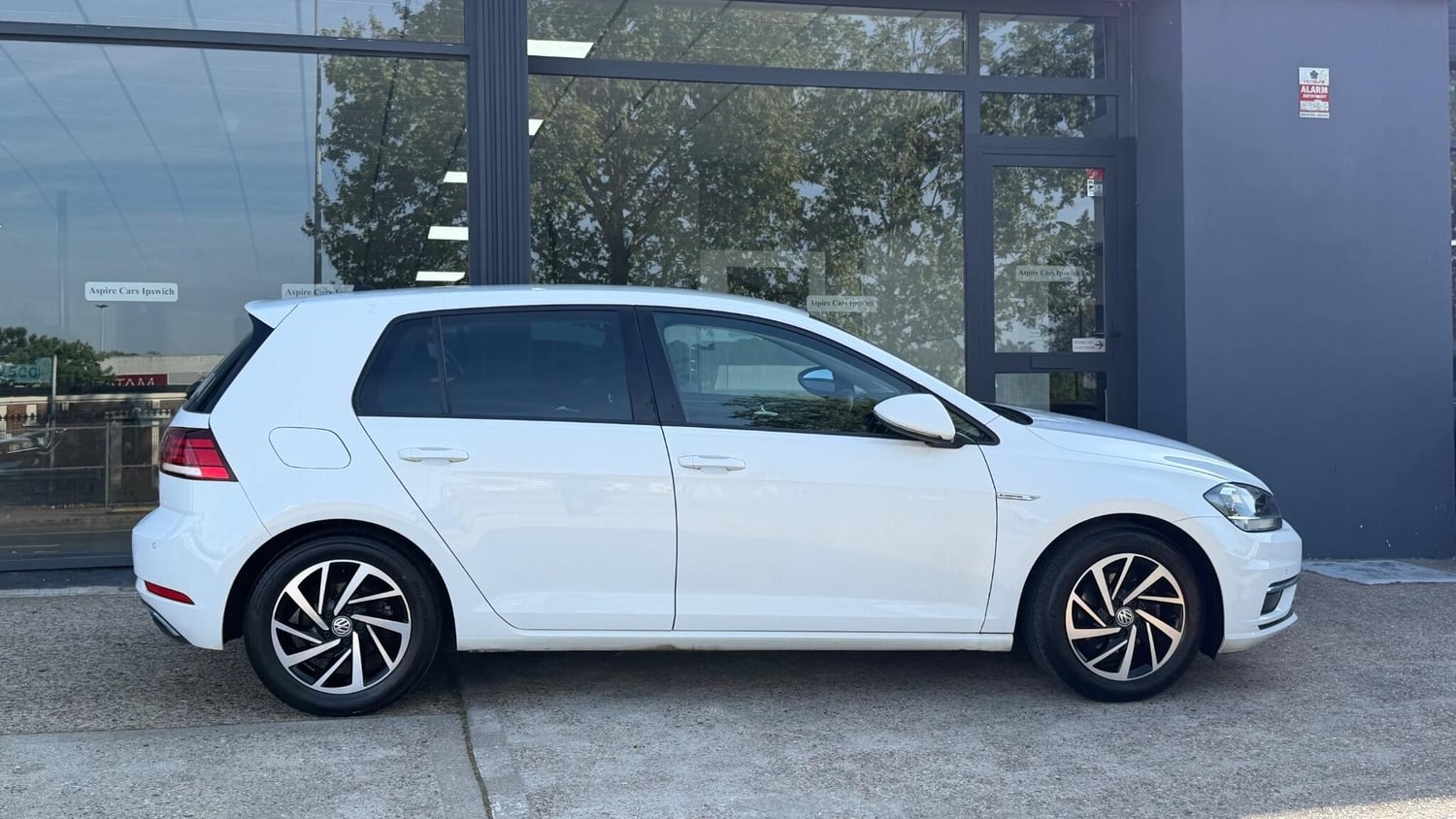 Volkswagen Golf 2019 - Cars in Ipswich