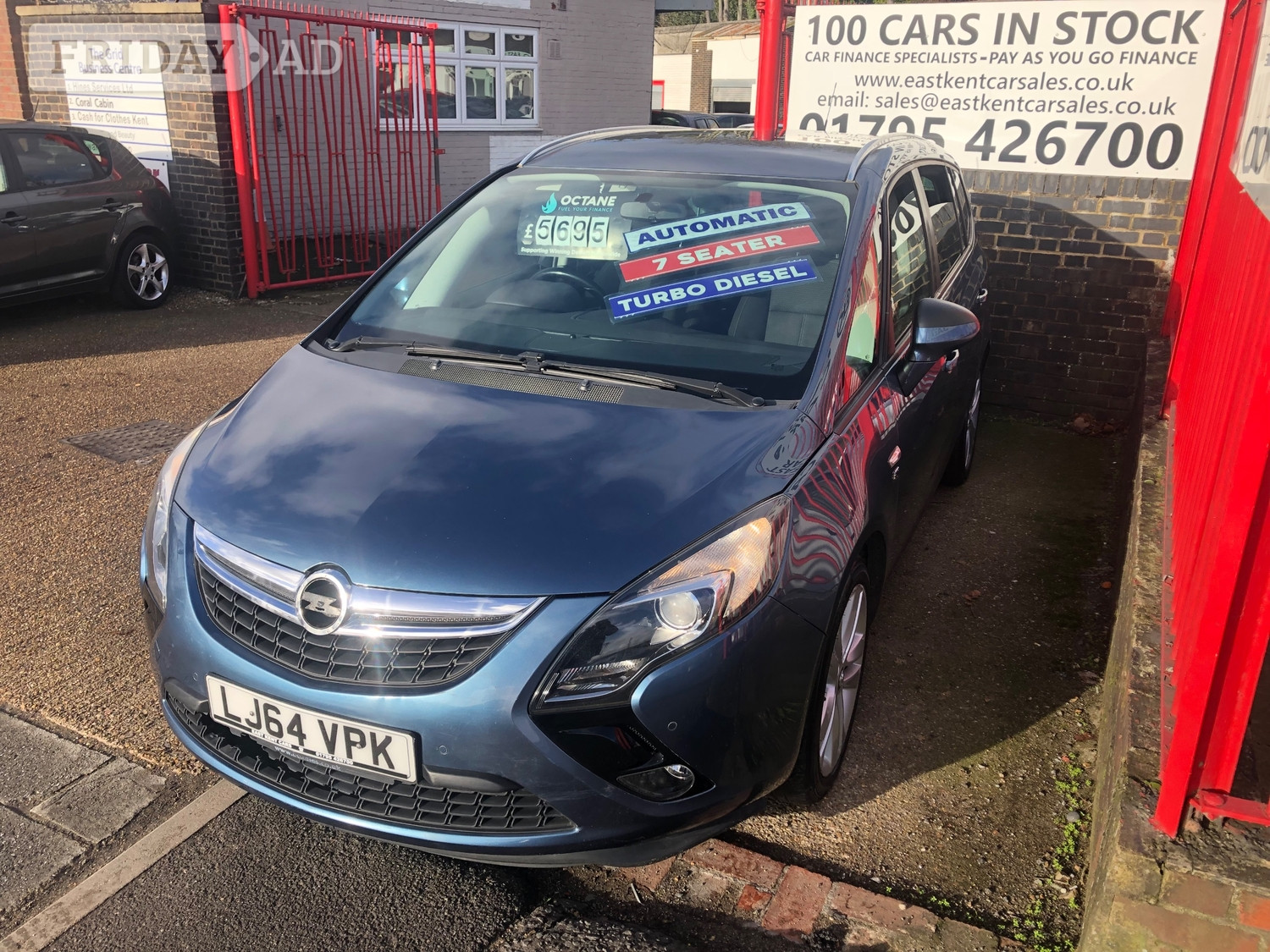 [ berth ]Vauxhall Zafira Tourer