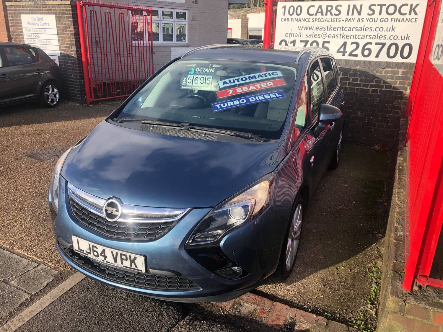 [ berth ]Vauxhall Zafira Tourer