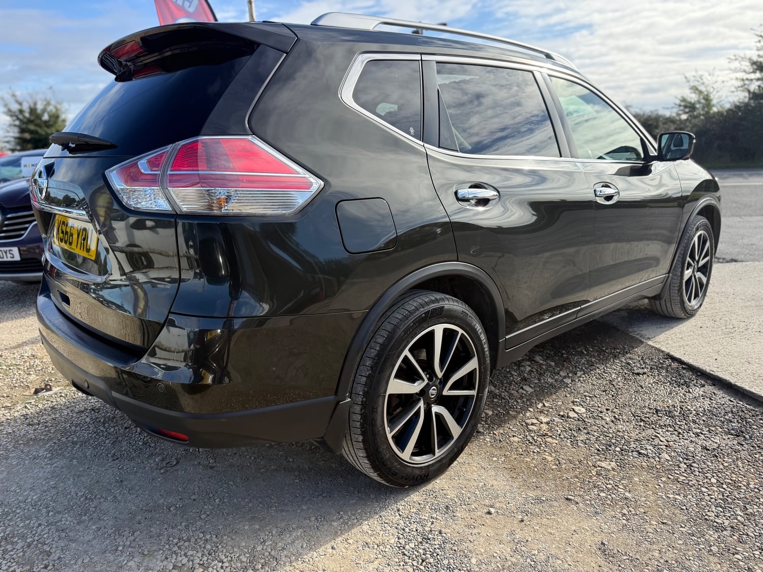 [ berth ]Nissan X-Trail